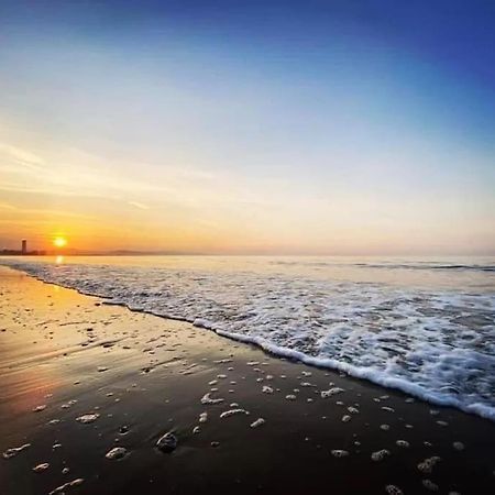 Luxe Living Guest House-Sleeps 6-Private Parking-Free Wifi-Beach-City Swansea Dış mekan fotoğraf