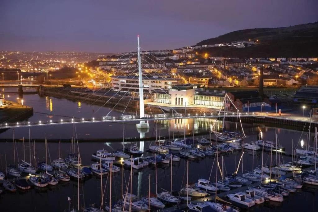 Luxe Living Guest House-Sleeps 6-Private Parking-Free Wifi-Beach-City Swansea Dış mekan fotoğraf
