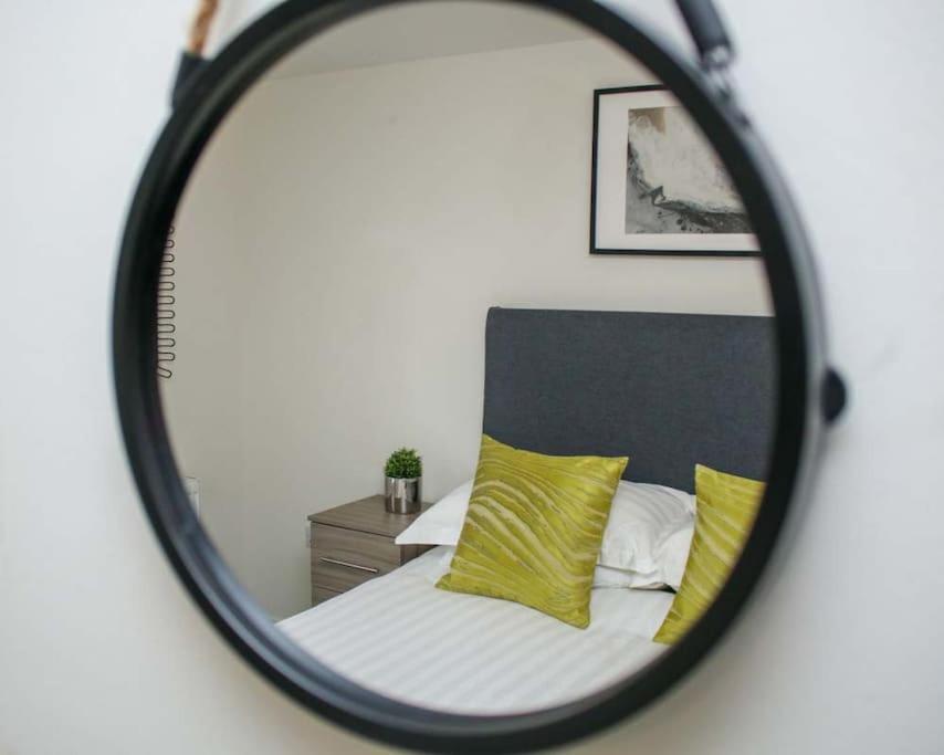 Luxe Living Guest House-Sleeps 6-Private Parking-Free Wifi-Beach-City Swansea Dış mekan fotoğraf